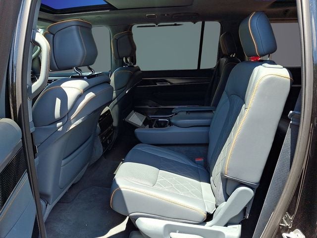 2023 Jeep Grand Wagoneer L Series III