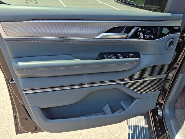 2023 Jeep Grand Wagoneer L Series III