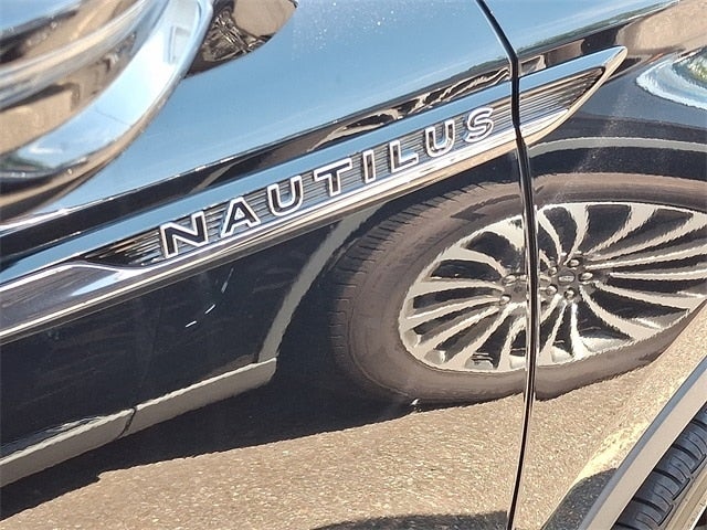 2019 Lincoln Nautilus Black Label
