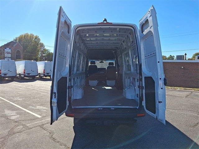 2025 Mercedes-Benz Sprinter 2500 Cargo 170 WB High Roof