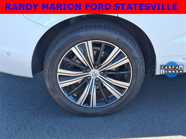 2023 Volvo XC60 B6 Ultimate Bright Theme