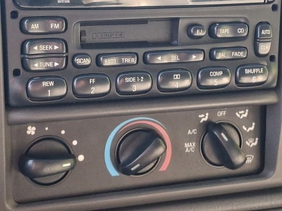 2002 Ford F-350SD Lariat 162 WB