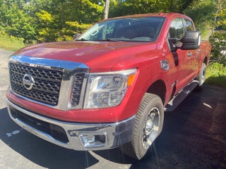 2017 Nissan Titan SV