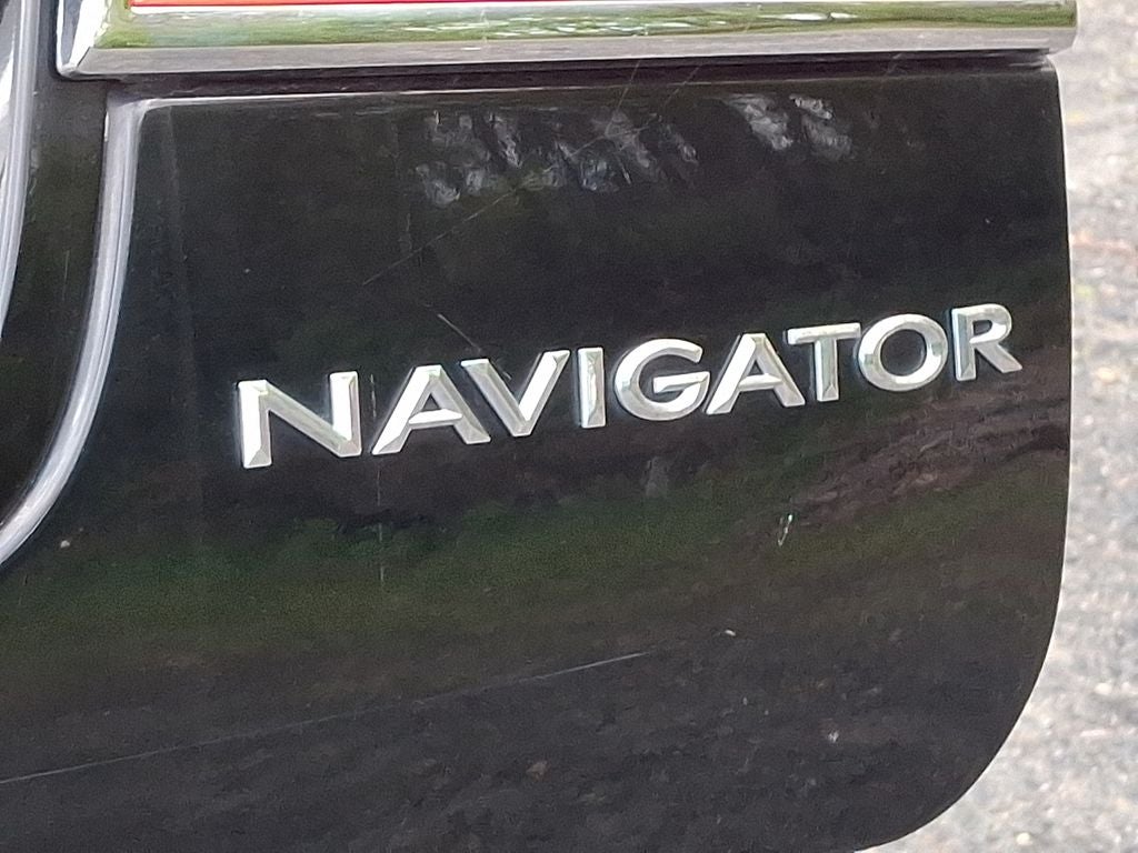 2009 Lincoln Navigator Base