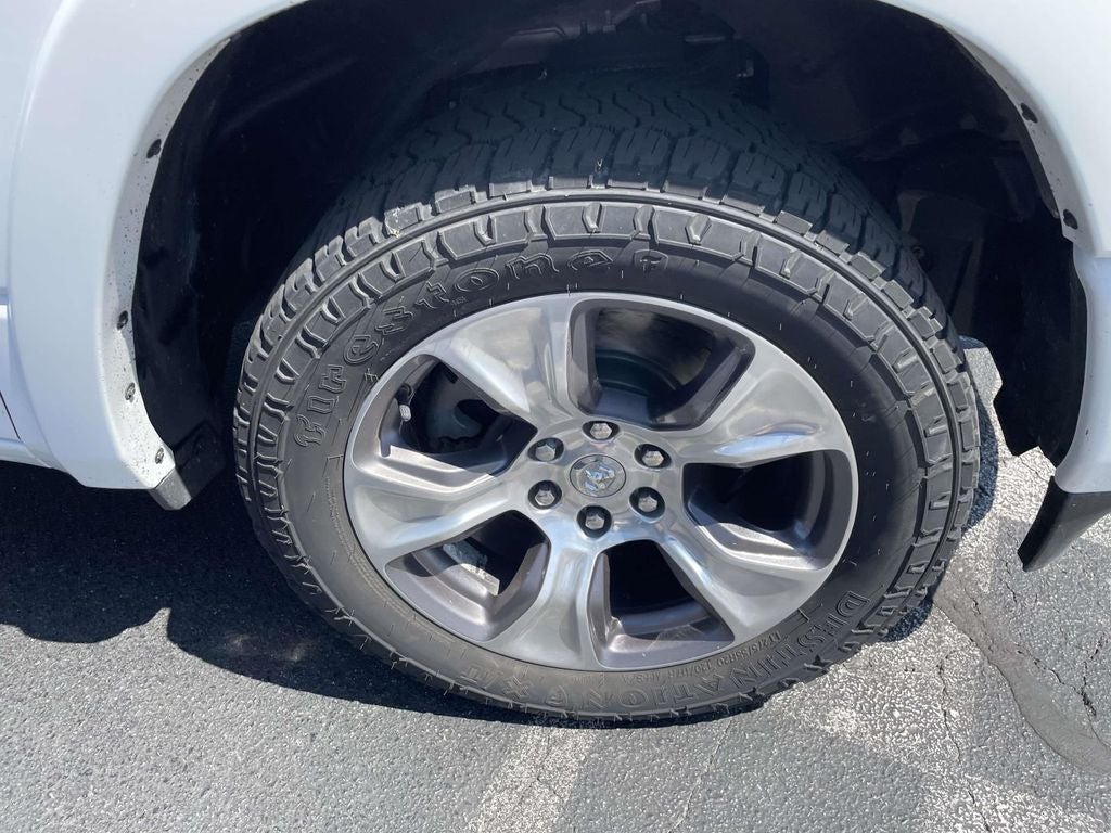 2020 RAM 1500 Laramie Crew Cab 4x4 5'7' Box