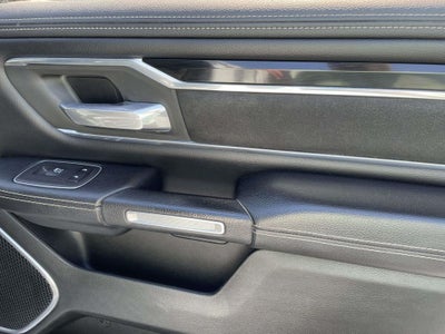 2020 RAM 1500 Laramie Crew Cab 4x4 5'7' Box