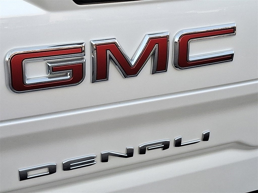 2022 GMC Sierra 1500 4WD Crew Cab Short Box Denali
