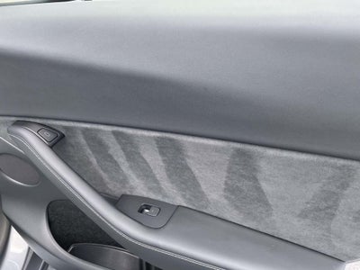 2024 Tesla Model Y Long Range Single Motor Rear-Wheel Drive