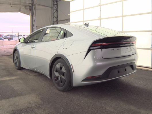 2025 Toyota Prius LE
