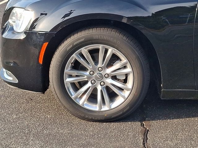 2021 Chrysler 300 Touring