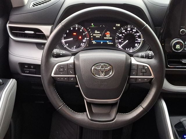 2023 Toyota Highlander LE