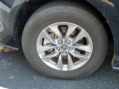2024 Toyota Sienna XLE 8 Passenger