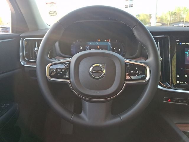 2024 Volvo S60 B5 Plus Dark Theme