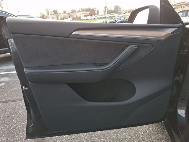 2024 Tesla Model Y Performance