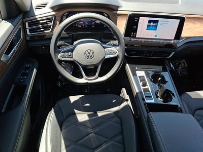 2025 Volkswagen Atlas 2.0T SE w/Technology