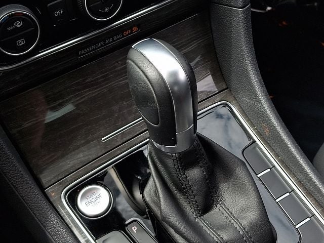 2017 Volkswagen Passat SEL Premium