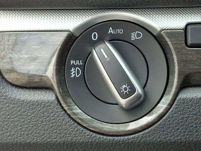 2017 Volkswagen Passat SEL Premium