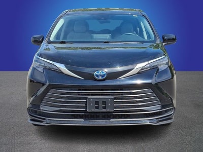 2024 Toyota Sienna LE 8 Passenger