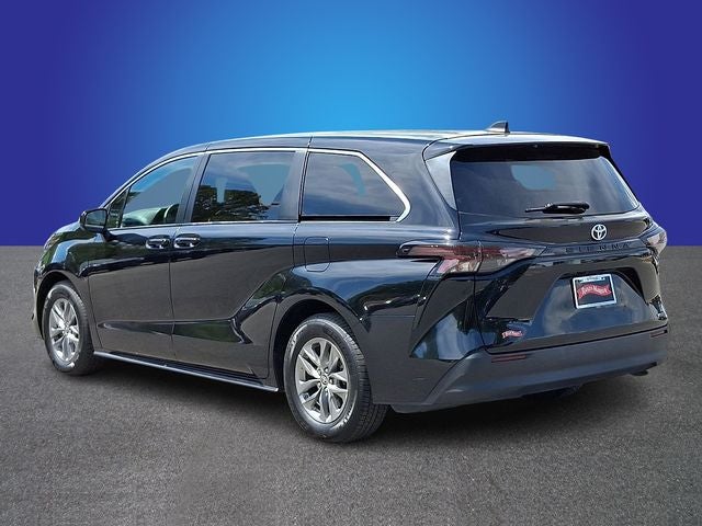 2024 Toyota Sienna LE 8 Passenger