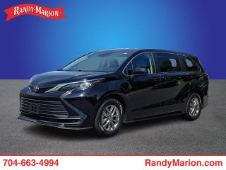 2024 Toyota Sienna LE 8 Passenger