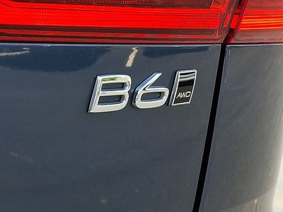 2023 Volvo XC60 B6 Ultimate Bright Theme