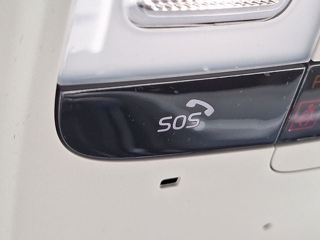 2023 Volvo XC60 B6 Ultimate Dark Theme