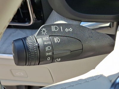 2023 Volvo XC60 B6 Ultimate Dark Theme