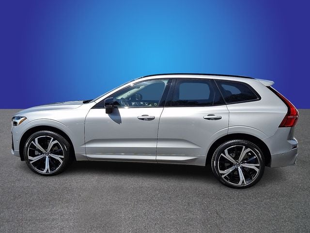 2023 Volvo XC60 B6 Ultimate Dark Theme