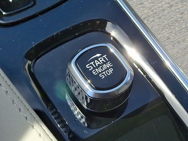 2025 Volvo XC90 Plug-In Hybrid T8 Plus 7 Passenger