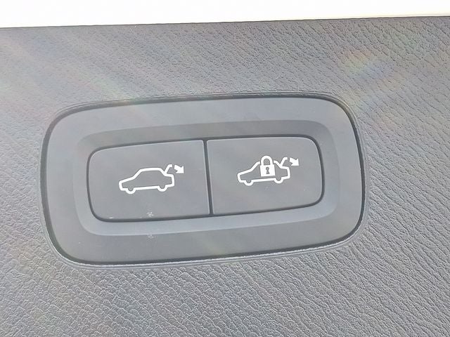 2025 Volvo XC90 Plug-In Hybrid T8 Plus 7 Passenger