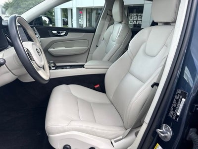 2024 Volvo XC60 B5 Plus Dark Theme