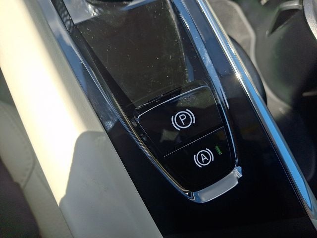 2023 Volvo XC60 B5 Core