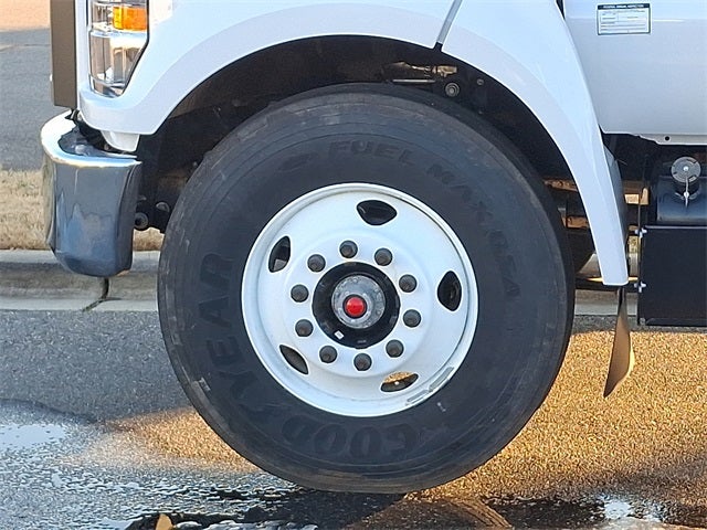 2023 Ford F-650SD Base