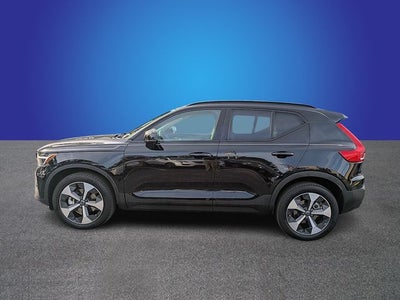 2023 Volvo XC40 B5 Plus Dark Theme