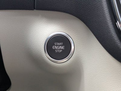 2023 Volvo XC40 B5 Plus Dark Theme