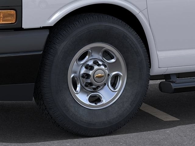 2026 Chevrolet Express Passenger 1LS