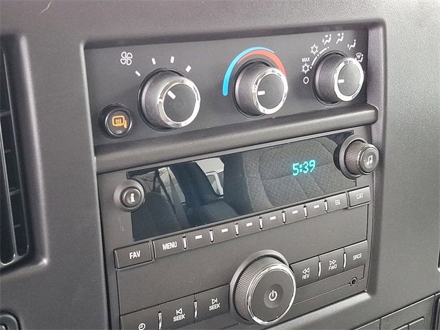 2025 Chevrolet Express Passenger 3500 1LT