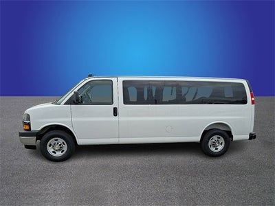 2025 Chevrolet Express Passenger 3500 1LT