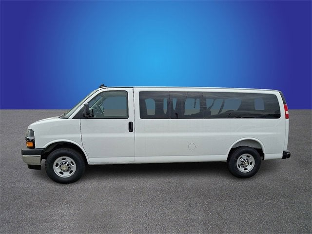 2025 Chevrolet Express Passenger 3500 1LT