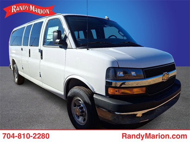 2025 Chevrolet Express Passenger 3500 1LT