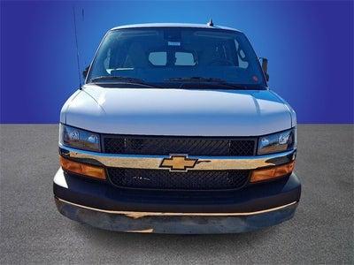 2025 Chevrolet Express Passenger 3500 1LT