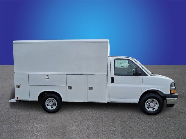 2025 Chevrolet Express Cutaway 3500 1WT