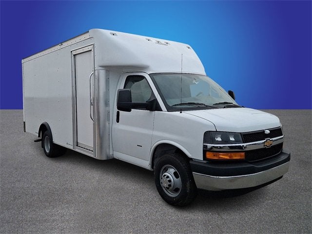 2025 Chevrolet Express Cutaway 3500 1WT