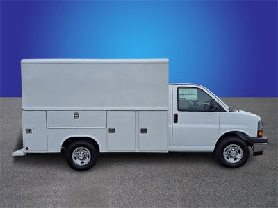 2025 Chevrolet Express Cutaway 3500 1WT