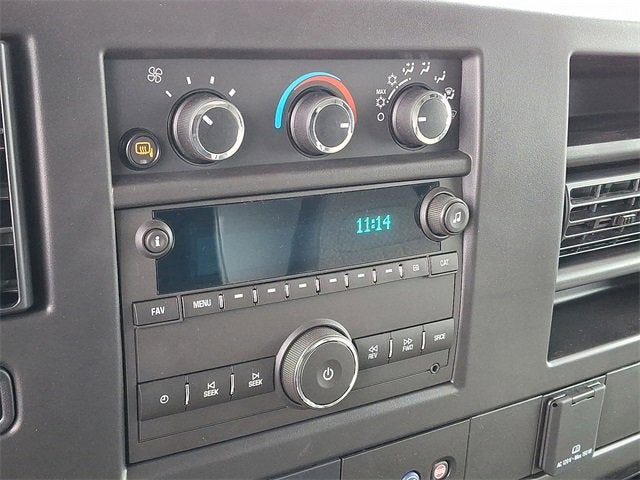 2025 Chevrolet Express Cutaway 3500 1WT