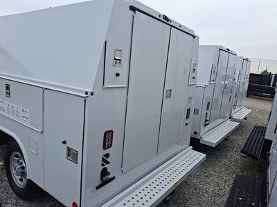 2025 Chevrolet Express Cutaway 3500 1WT