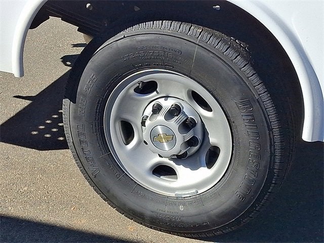 2025 Chevrolet Express Cutaway 3500 1WT