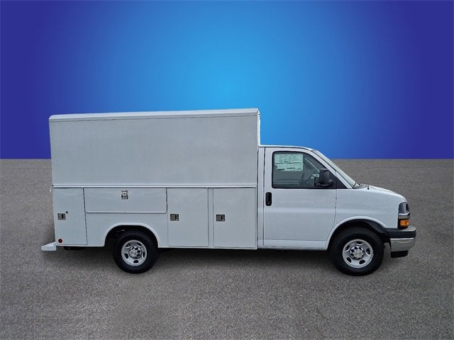 2025 Chevrolet Express Cutaway 3500 1WT
