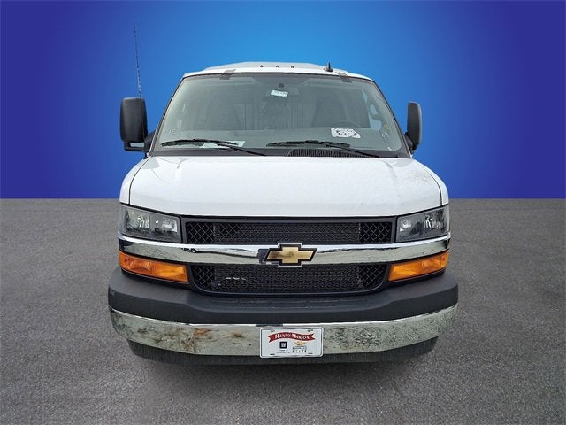 2025 Chevrolet Express Cutaway 3500 1WT
