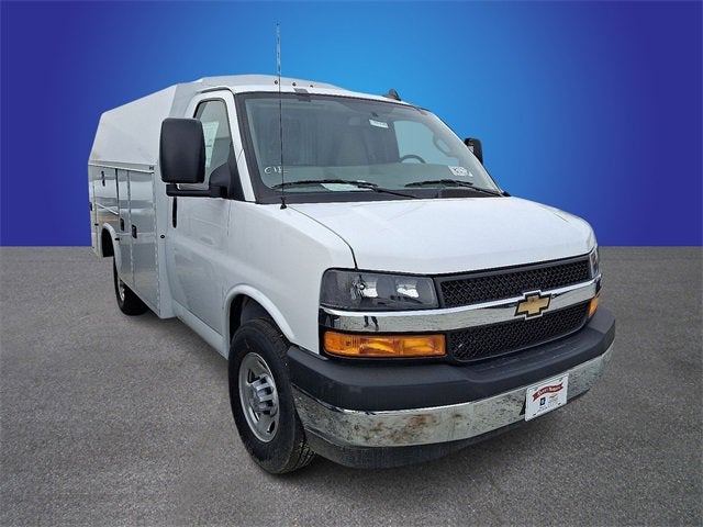 2025 Chevrolet Express Cutaway 3500 1WT